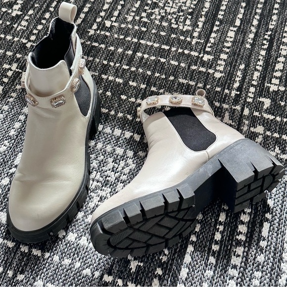 Chunky Chelsea Ankle Boots with Jewel Strap – Cream Pull On by Steve Madden 9.5 - Picture 8 of 10